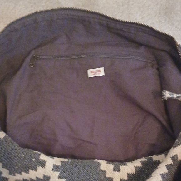 Gray and Cream Travel Duffel Bag with Diamond Pattern - Picture 8 of 11